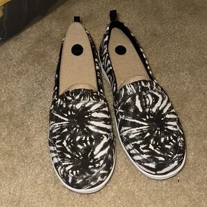 Skechers active Avenue Madison ave To dye for black & white slip one 11Wide nwt